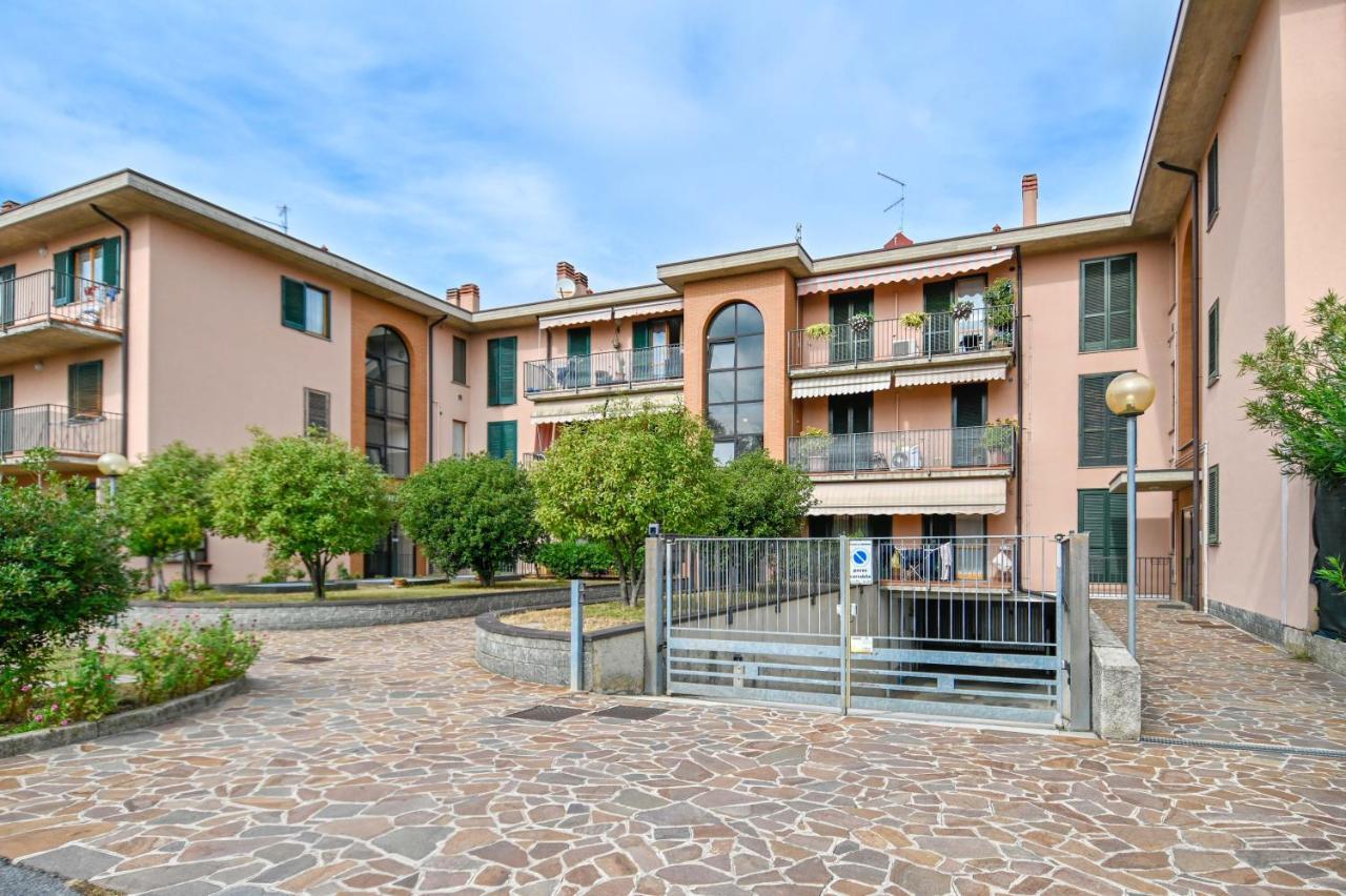 Luna Apartment Cavernago Bagian luar foto